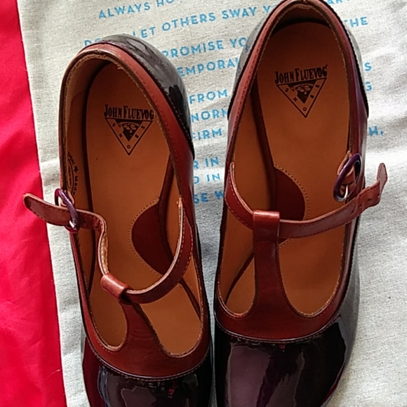 JOHN FLUEVOG BELLEVUE T-STRAP - Picture 7 of 8